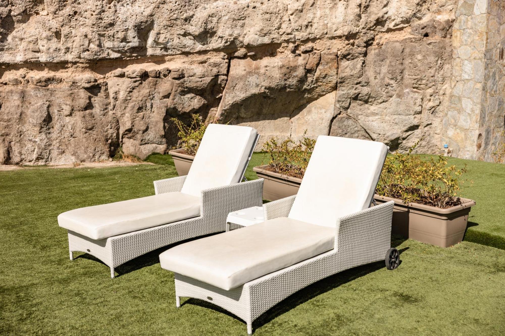 Serenity Amadores Hotel apartamentowy 3*