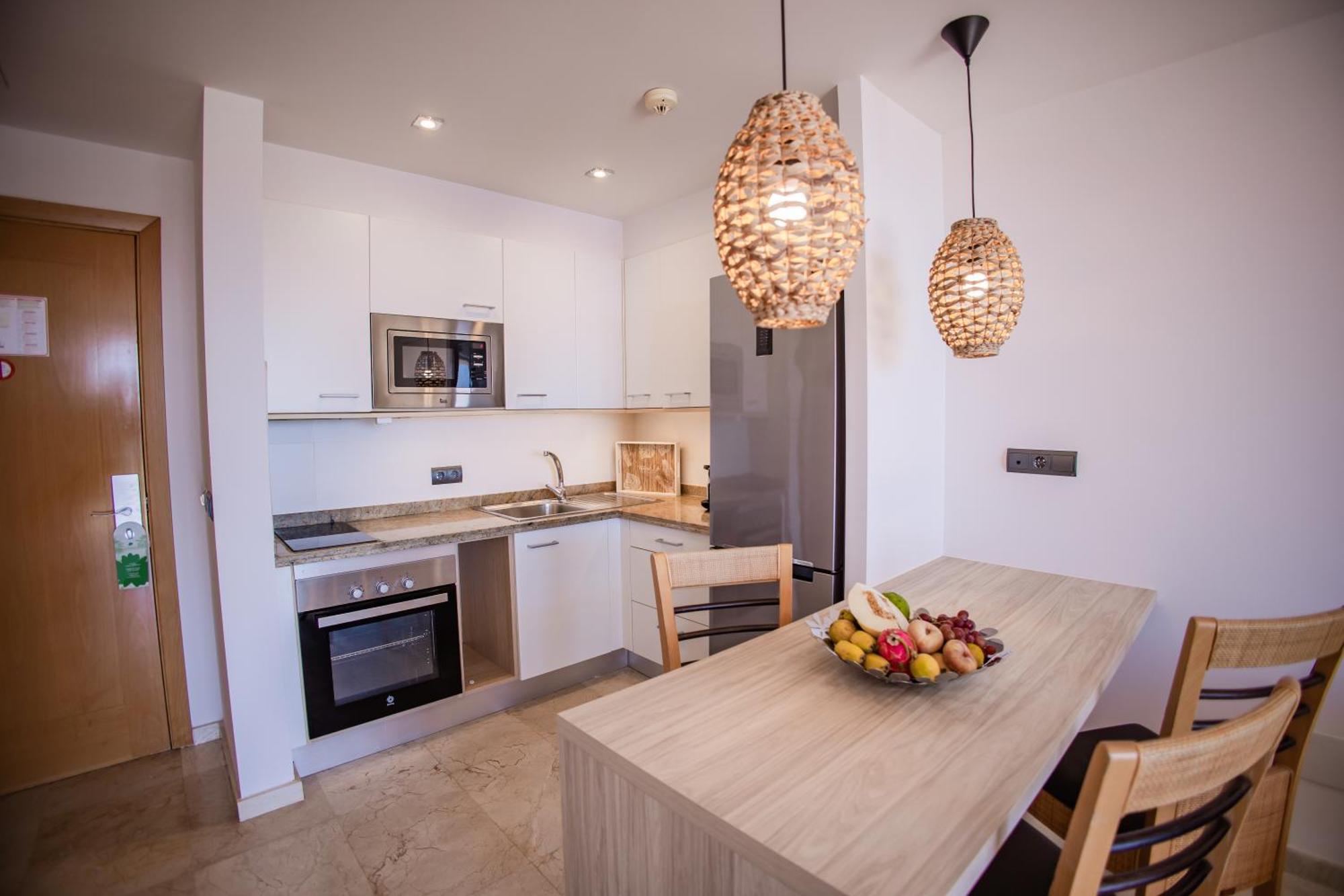 Serenity Amadores Hotel apartamentowy 3*